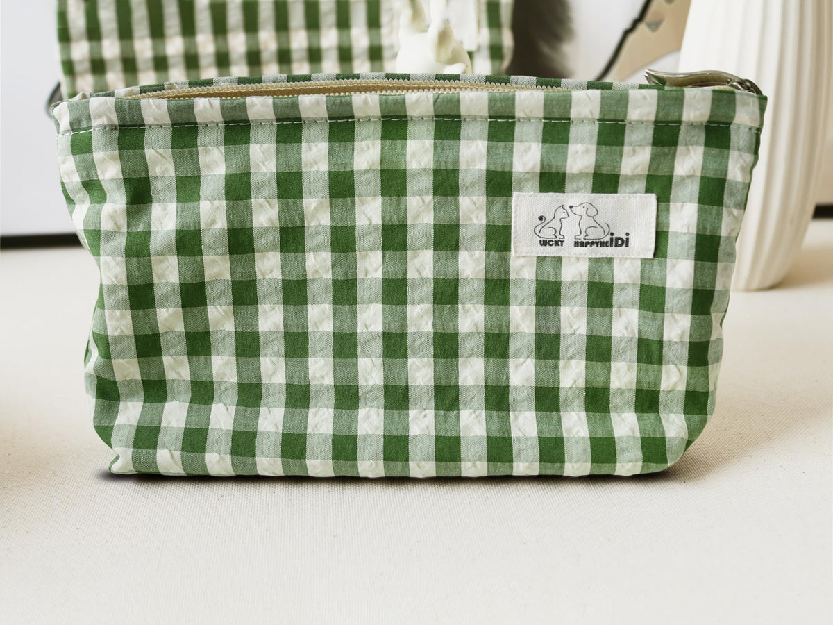 HAPPYHEIDI travel multi-use pouch suitable for toiletries and cosmetics