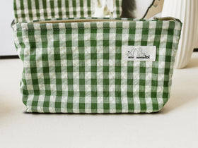 HAPPYHEIDI travel multi-use pouch suitable for toiletries and cosmetics