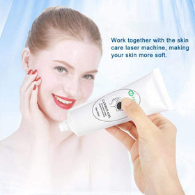 HAPYONLFU nano-activated-carbon gel close-up for deep cleansing