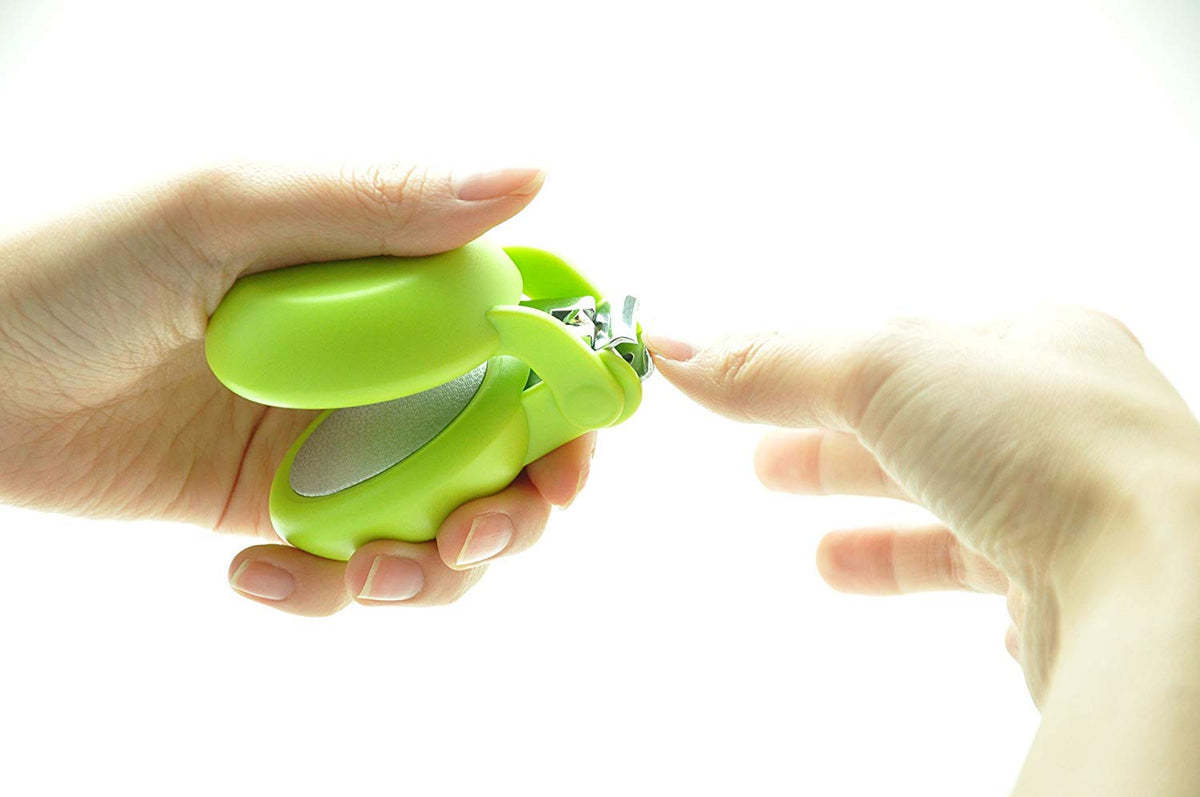 HARAC large ergonomic handles enable effortless grip for seniors.