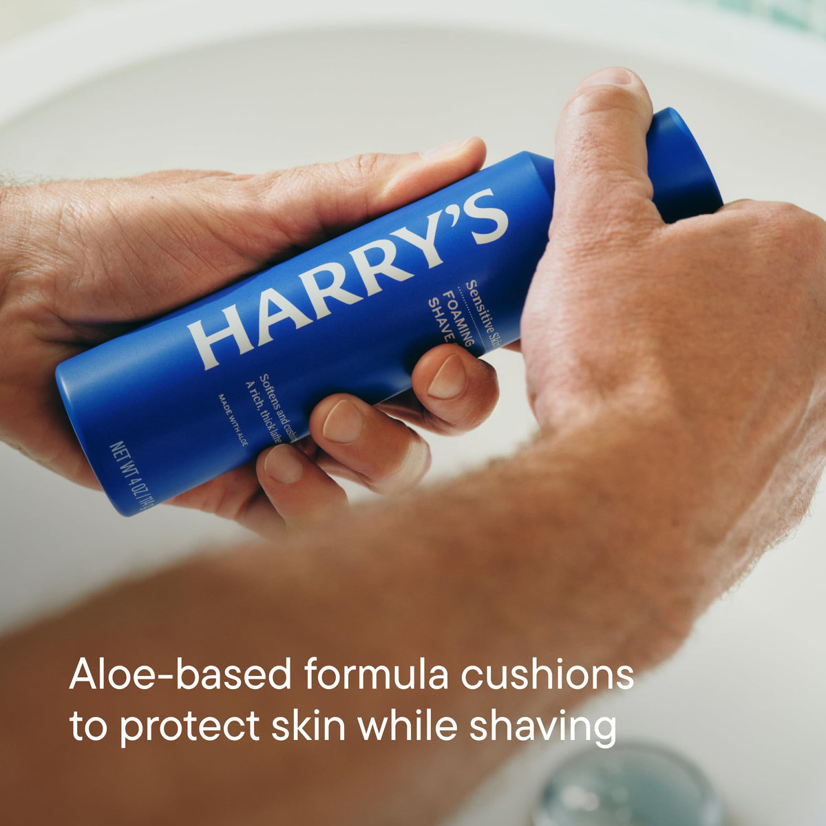 Aloe-enriched gel delivers a rich lather for smooth shaving