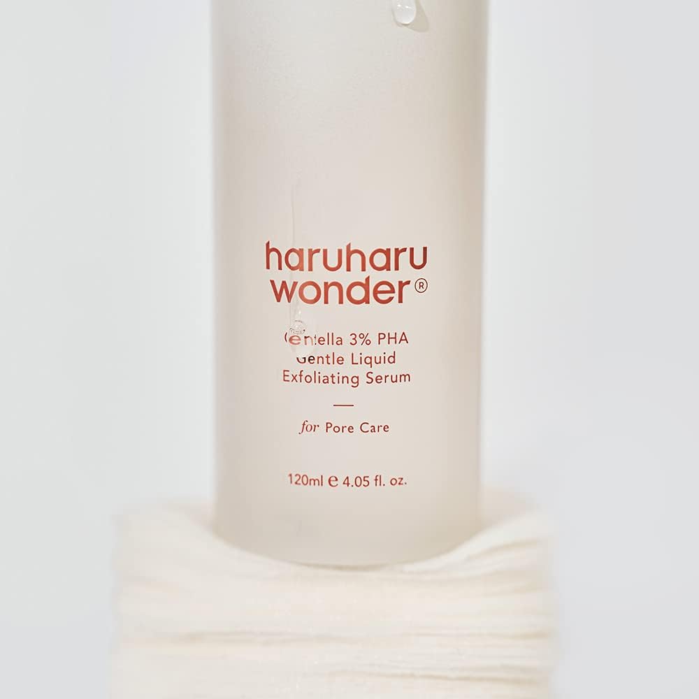 Close-up texture of HARUHARU Wonder Centella 3% PHA serum suggesting smooth skin potential.
