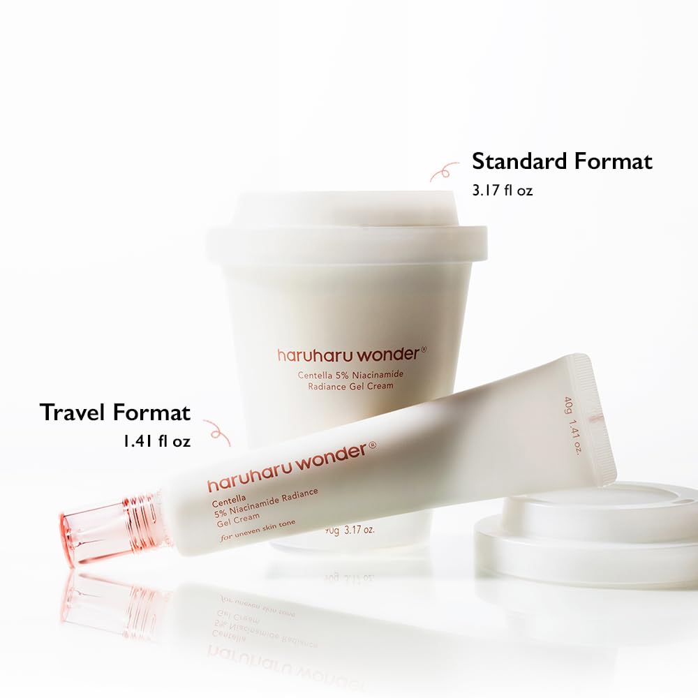 HARUHARU Wonder Centella surface massage calms redness and irritation.