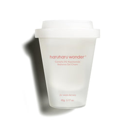 HARUHARU Wonder Centella 5% Niacinamide gel-cream jar enhances radiance and hydration.
