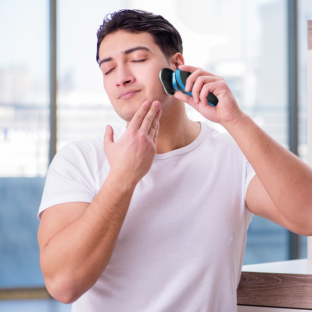 Hatteker replacement head for RSCX-958804 in action supports smooth, precise shaving