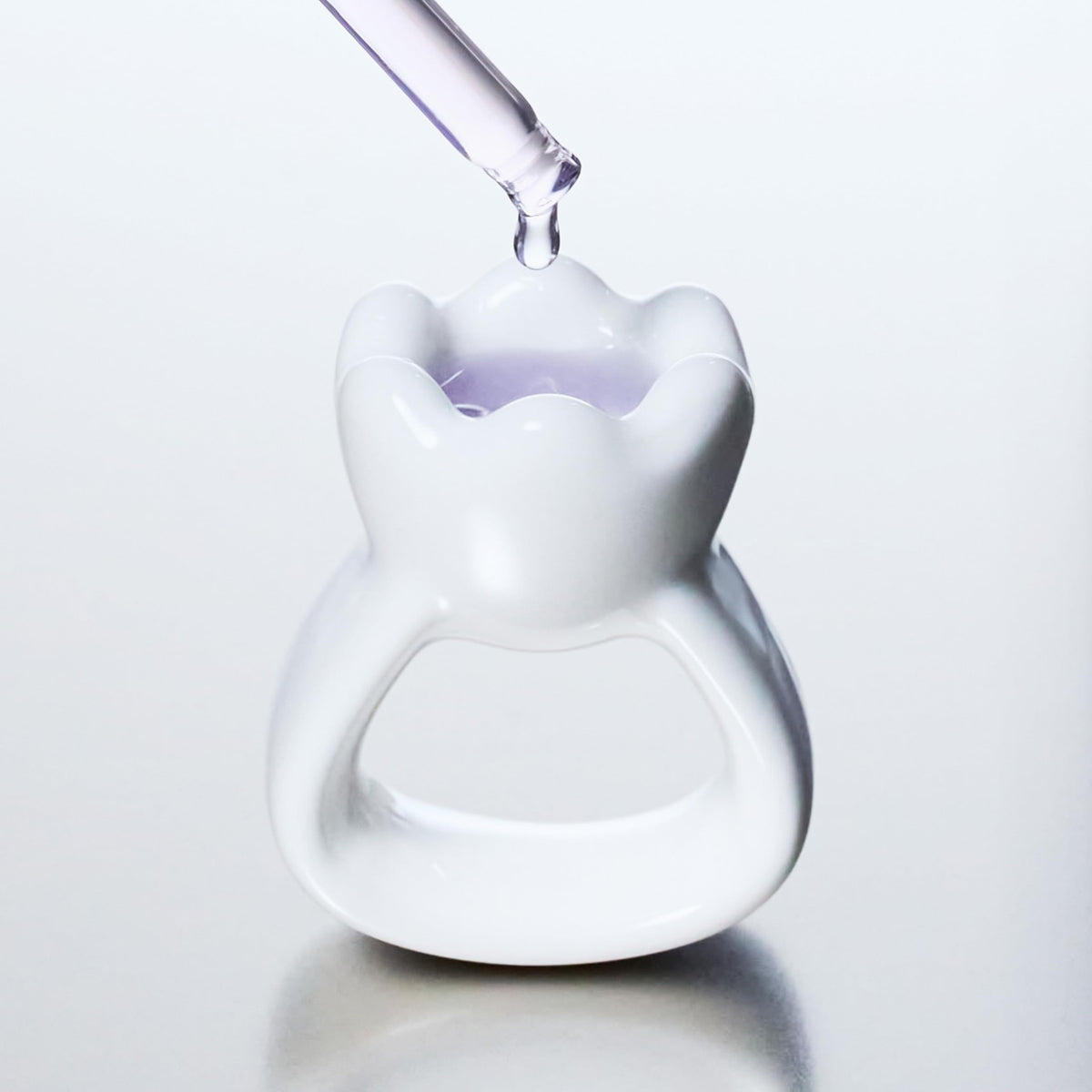 HAUA Ring Gua Sha easy-to-clean surface after use.