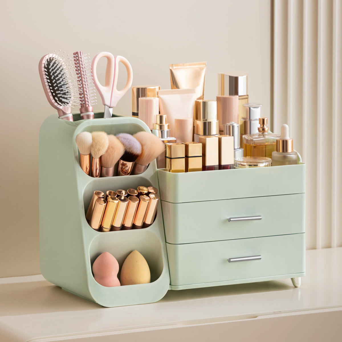 HBlife makeup organizer top compartments keep palettes and tools neatly separated.