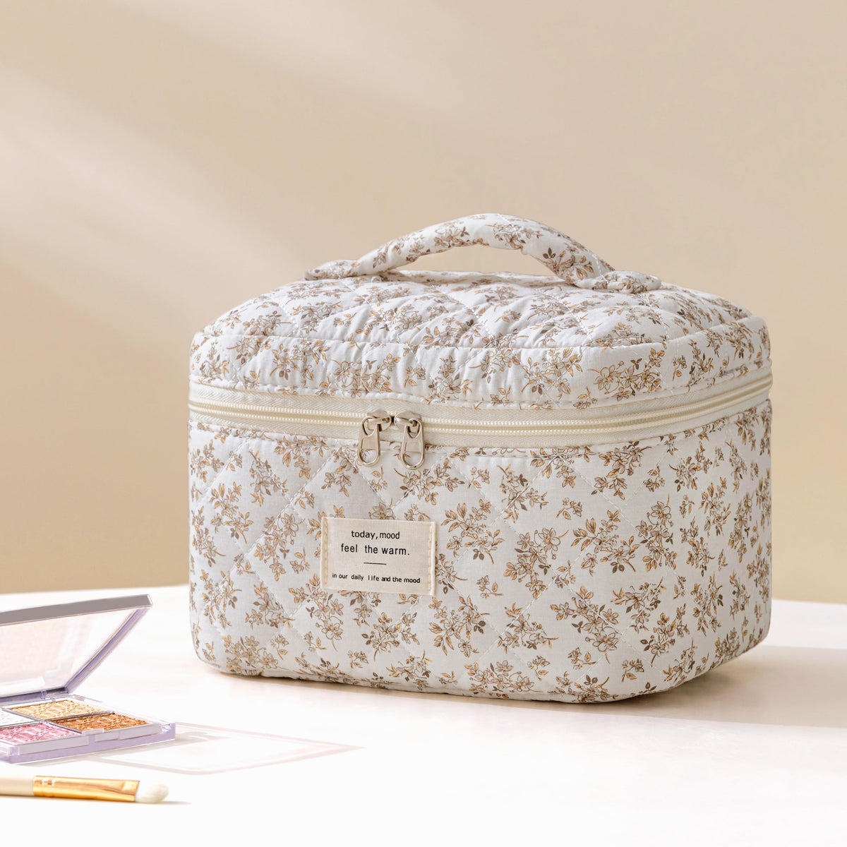 HBselect floral cosmetic bag is gift-ready for loved ones