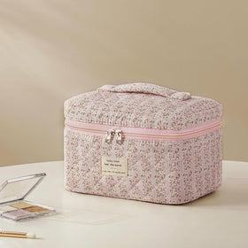 HBselect bag with gold-plated zipper for smooth opening and premium feel.