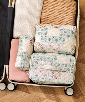 HBselect quilted bag in floral design, cotton fabric is easy to clean.