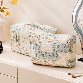 HBselect quilted makeup bag, double gold-plated zipper for smooth opening.