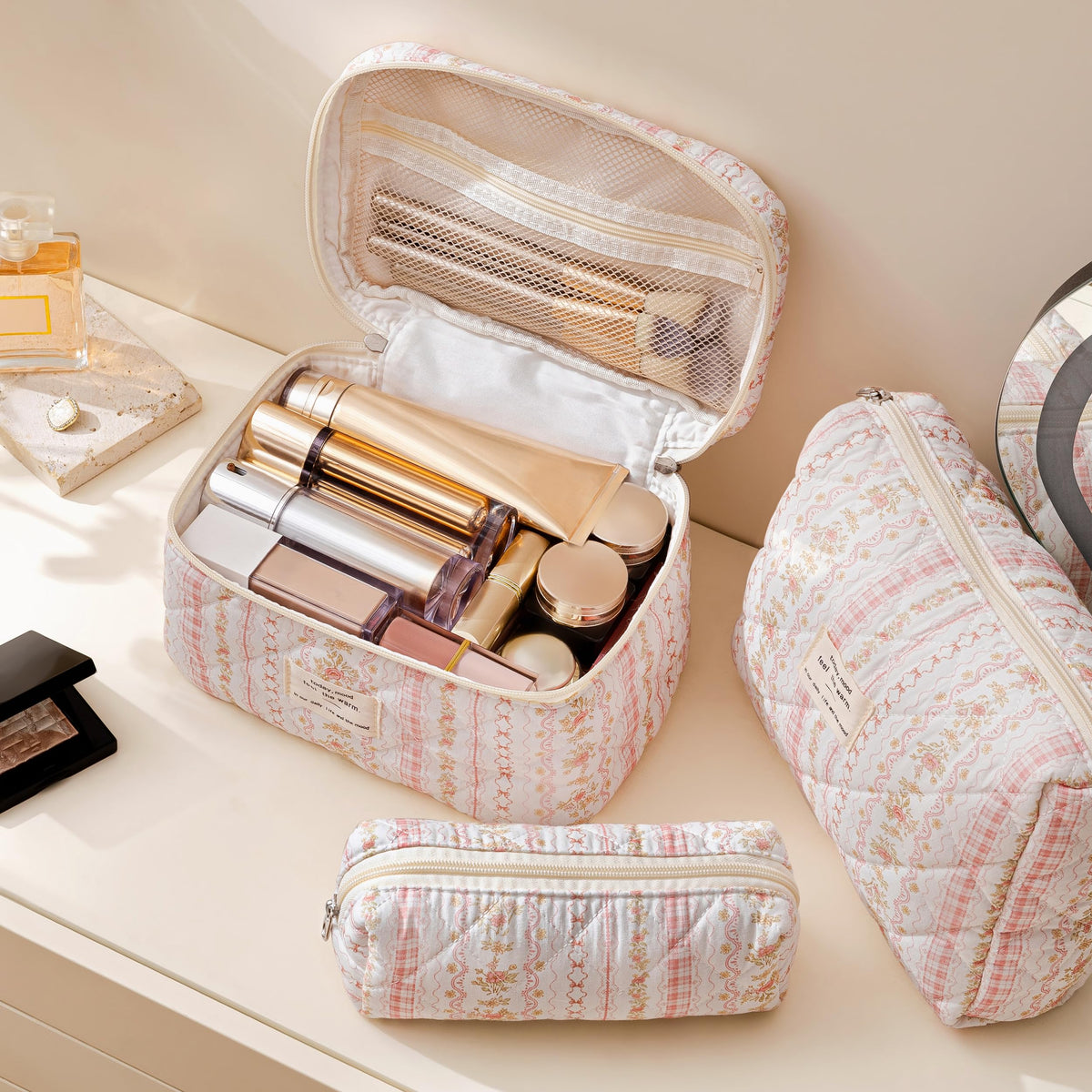 HBselect quilted makeup bag gold zipper close-up showing premium hardware