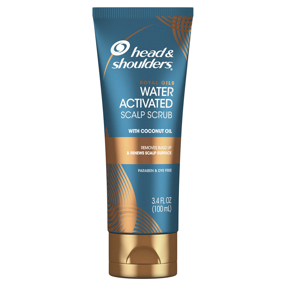 Head and Shoulders Royal Oils scrub bottle close-up shows a dye-free formula with coconut oil.