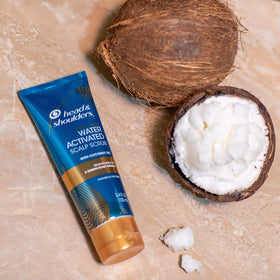 Head and Shoulders Royal Oils dye-free and sulfate-free formula.