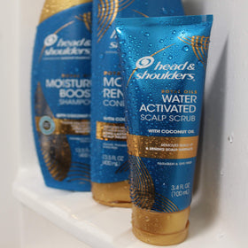 Head and Shoulders Royal Oils pre-shampoo scalp care.