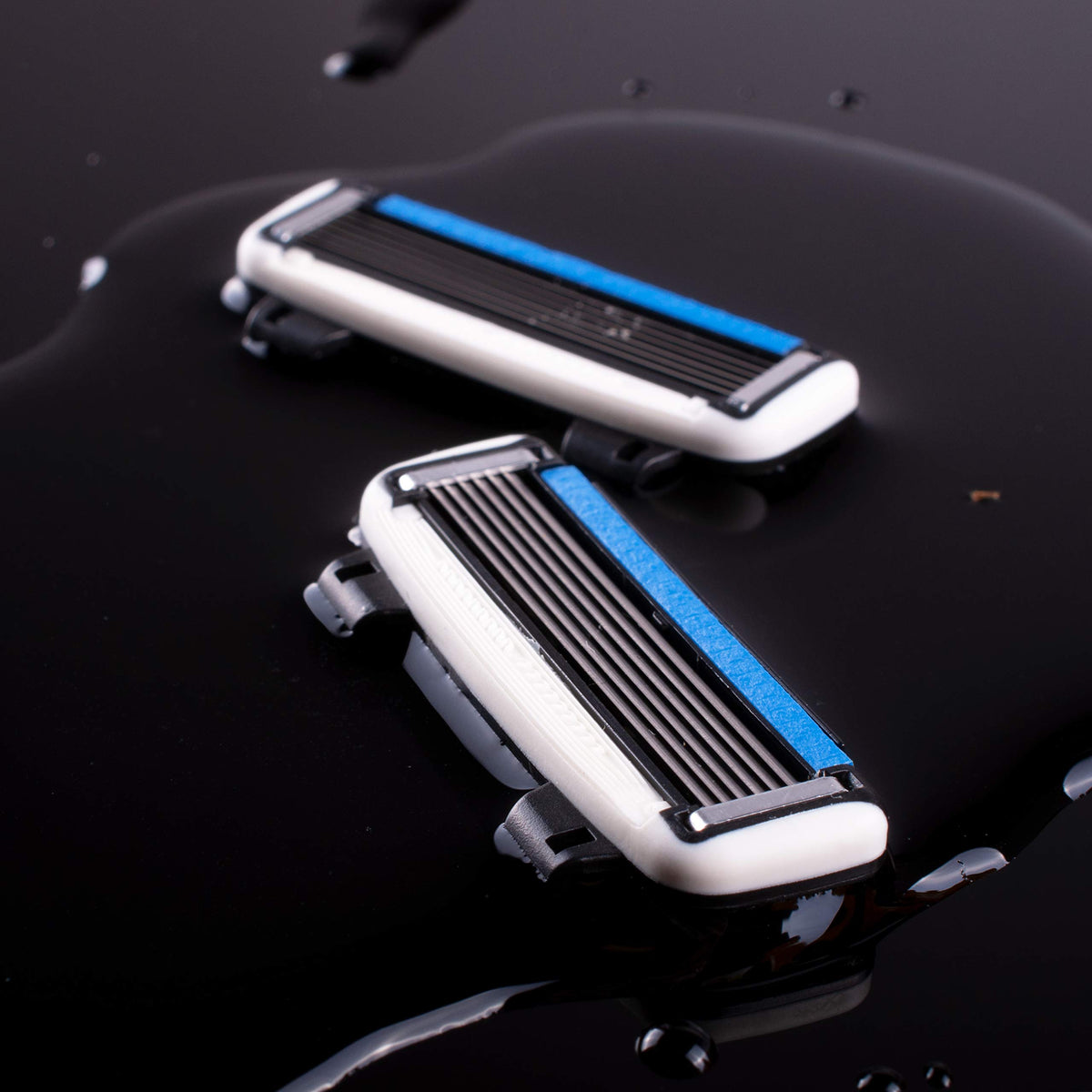 Lubricating strip on an HB6 cartridge for comfortable glide.