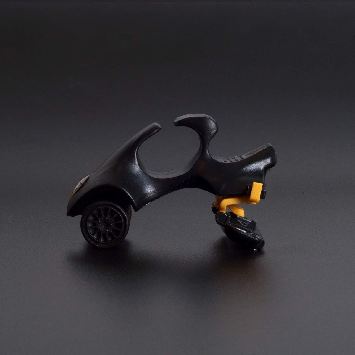 HeadBlade LE ATX easy reach handle supports quick grooming.