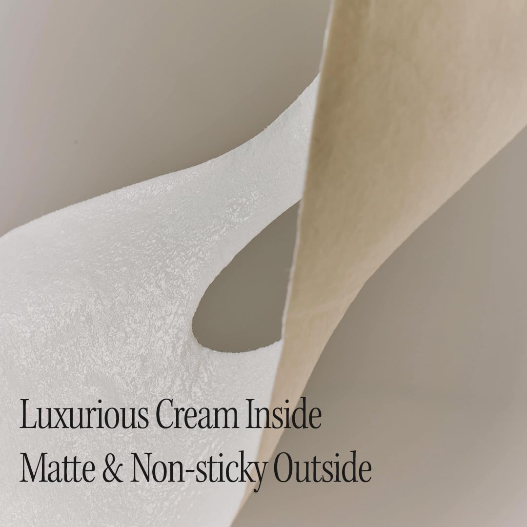 Hebestem inner cream layer close-up illustrating cream-infused texture for facial hydration.