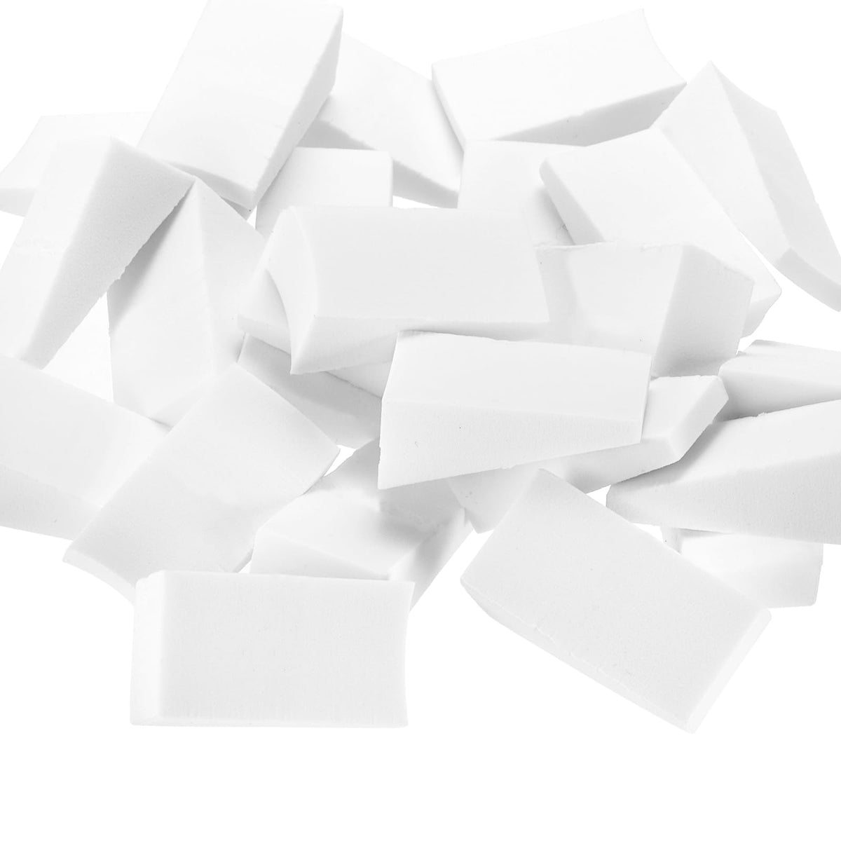 Hedume wedge shape enables precise eye and nose area blending.