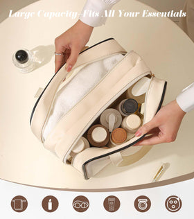 Heliar two-compartment design emphasizes privacy in the dry zone and visibility in the wet zone.