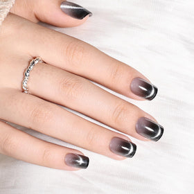 Herlight nails gift-ready packaging makes a thoughtful present.