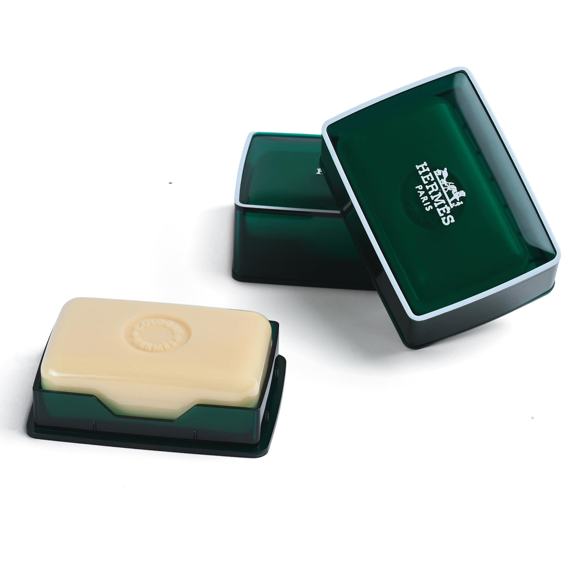 Hermès Eau d’Orange Verte soap bar with citrus scent for everyday refreshment.