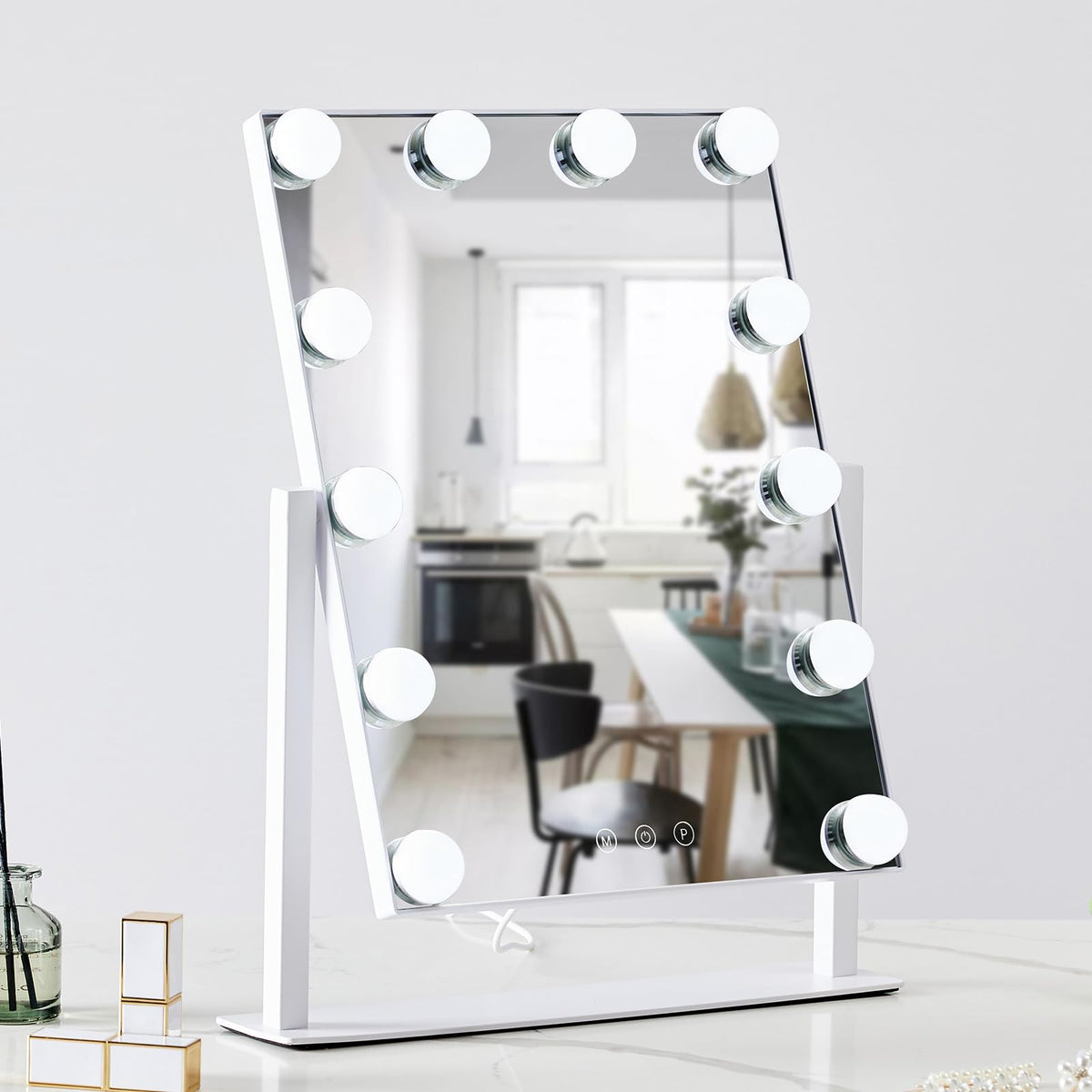 HIEEY vanity mirror 5x magnification helps view details for precise eyeliner