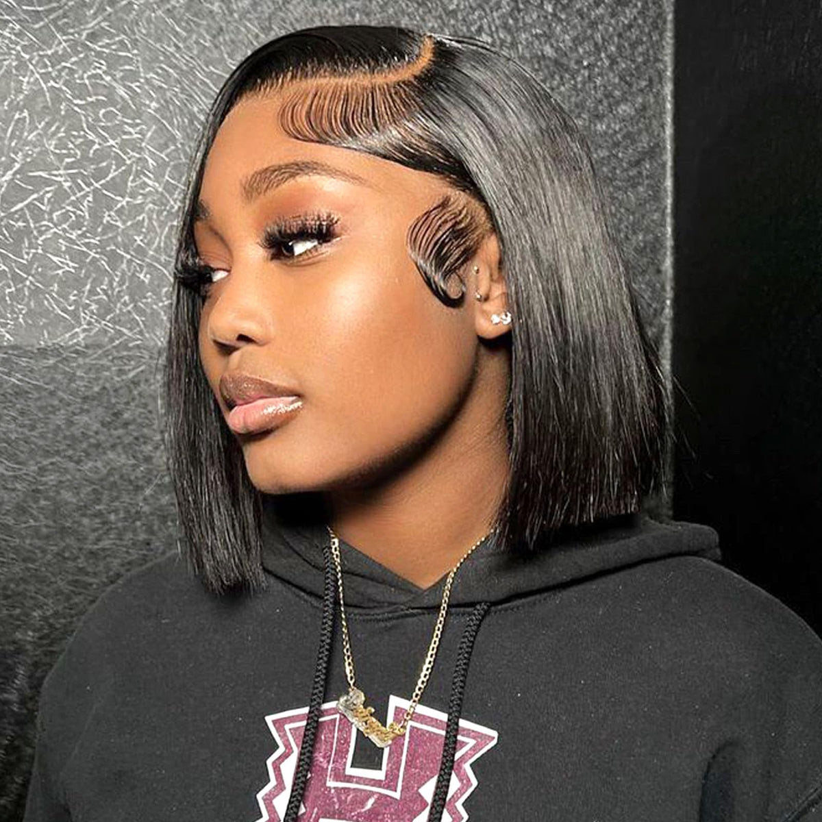 HIRIREMY Bob Wig with 13x4 frontal lace for versatile parting.