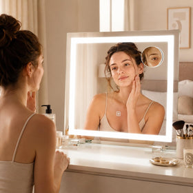 HNV touch-control vanity mirror remembers your last lighting setting.