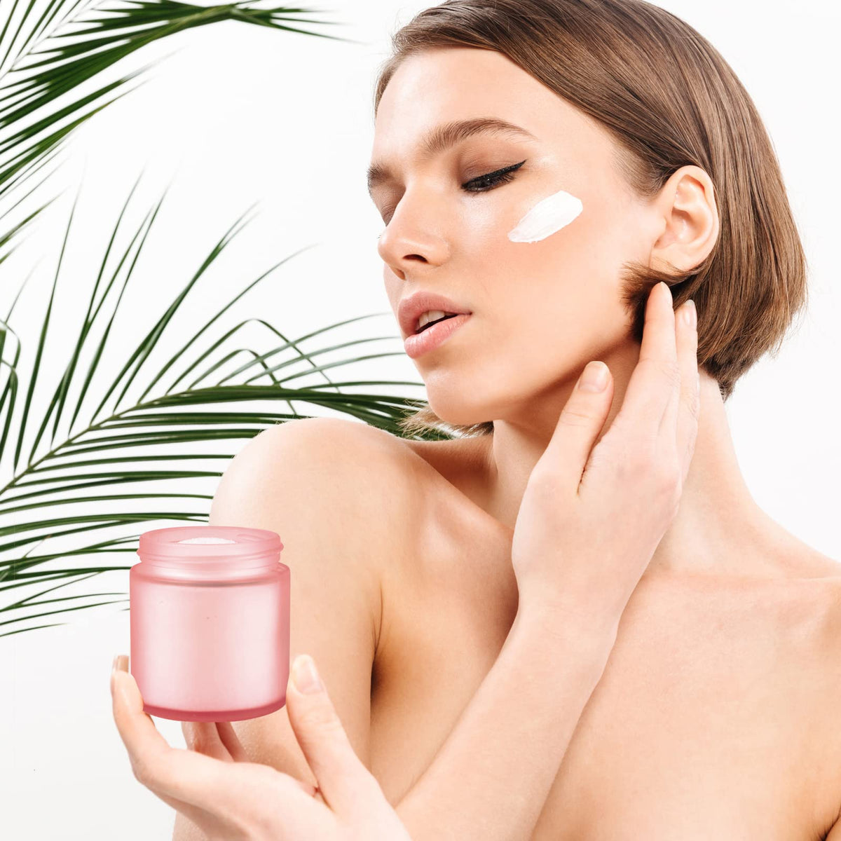 Hoa Kinh 12-pack jars suitable for lotions, creams, or spices.