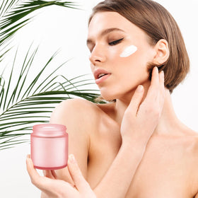 Hoa Kinh 12-pack jars suitable for lotions, creams, or spices.