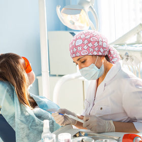 Honoson versatile scrub cap suitable for clinical, beauty, and kitchen tasks.