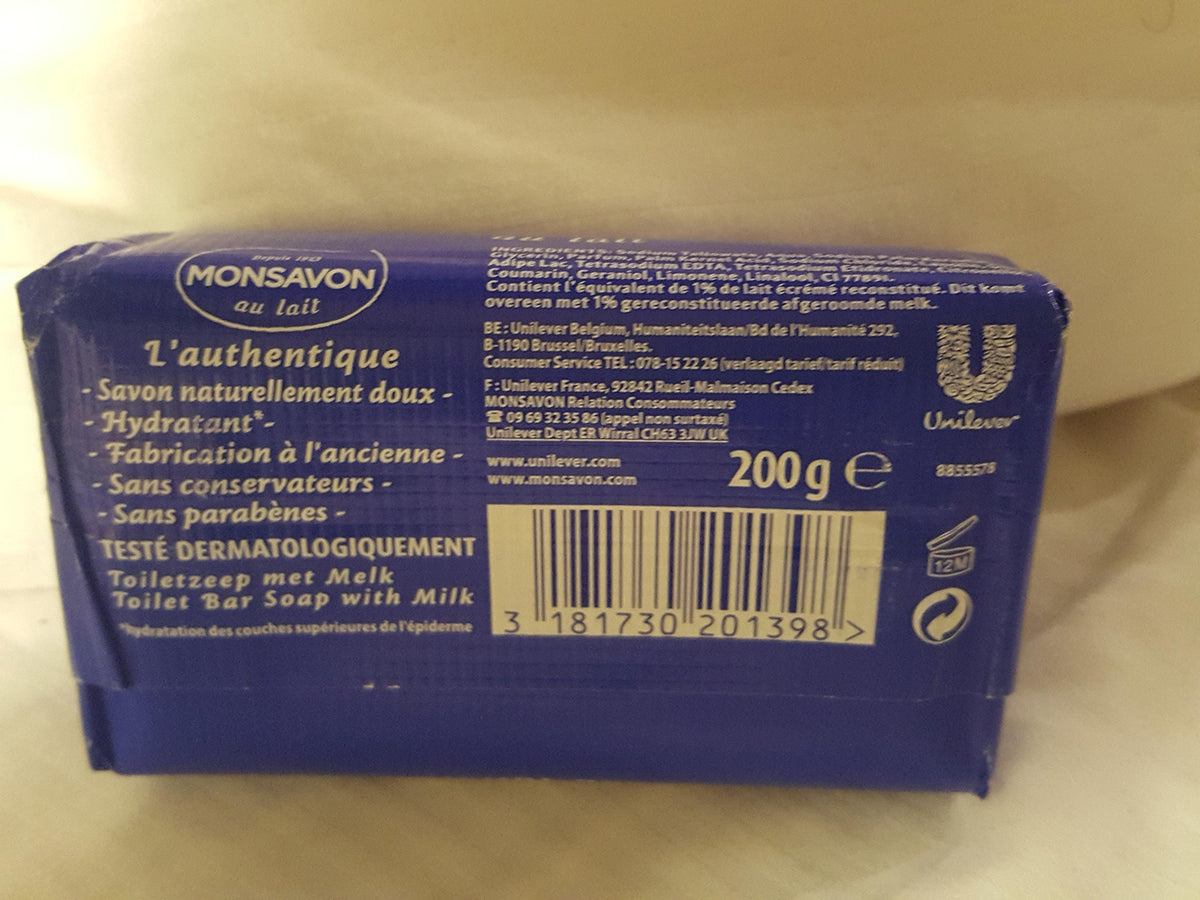 Hoofun Monsavon Au Lait soap bar close-up showing creamy lather