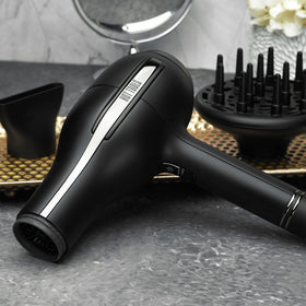 Ergonomic handle design for comfortable, extended styling sessions.