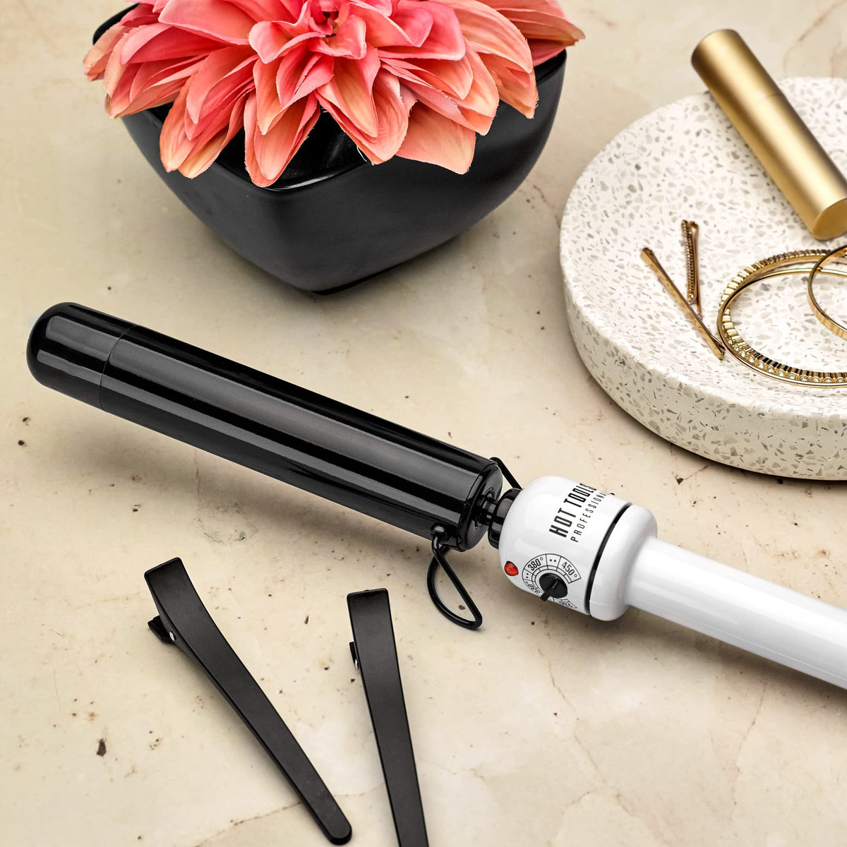 8 ft swivel cord on Hot Tools Pro Artist wand for easy movement during styling.