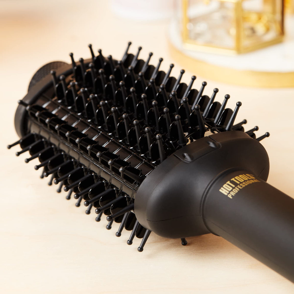 Hot Tools Pro Artist Oval Brush heat settings dial for precise control