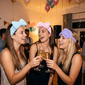 Hoteam plush eye mask blue: gentle, comfortable wear for relaxing evenings