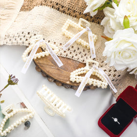 Hotop pearl claw clip square design adds refined detail to hairstyles.