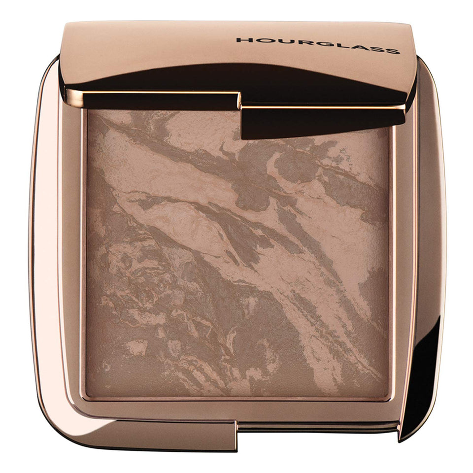 Hourglass Ambient Lighting Bronzer Nude Bronze Light close-up showing natural warmth for a sun-kissed look.
