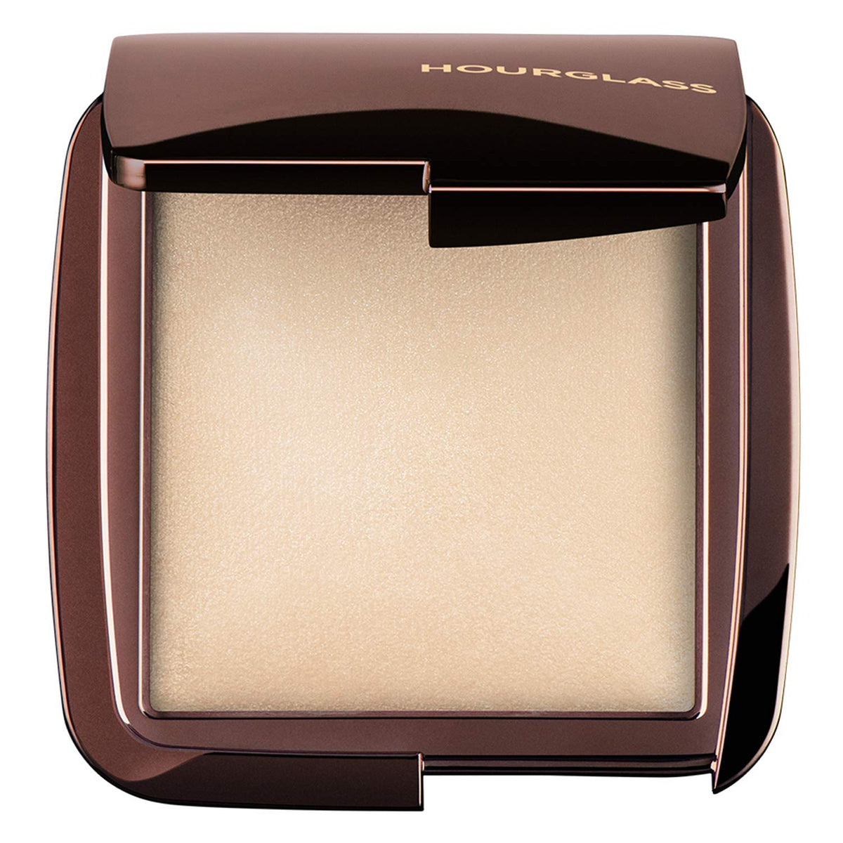 Hourglass Ambient Lighting Finishing Powder Diffused Light provides a universal glow.
