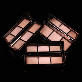 Hourglass Ambient Lighting Palette multidimensional glow brightens and smooths fine lines for a lit-from-within finish.