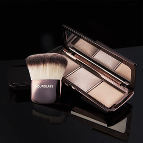 Hourglass Ambient Lighting Palette seamless blend enables buildable coverage without caking in any lighting.