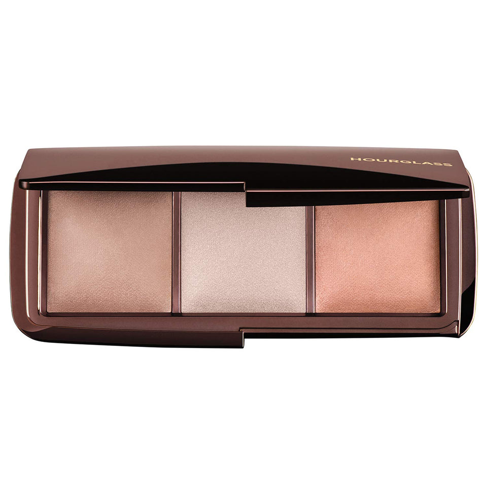 Hourglass Ambient Lighting Palette soft light blur enhances natural complexion and minimizes pores.