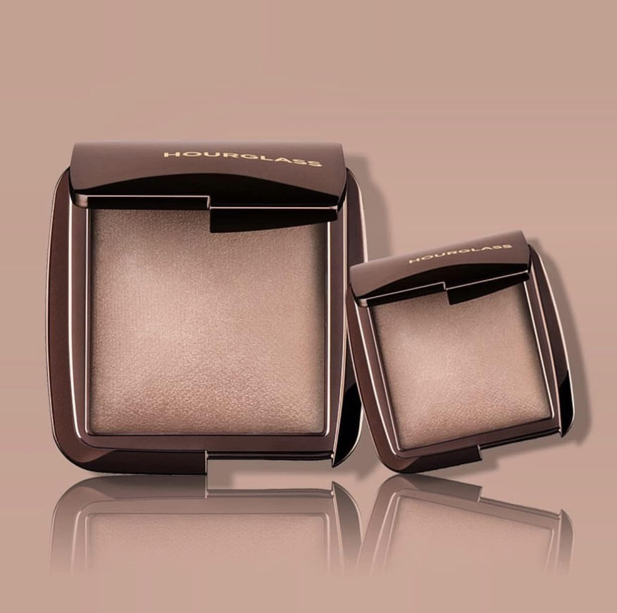 Hourglass Ambient Lighting Powder in Dim Light creates a flattering, candlelit look on skin