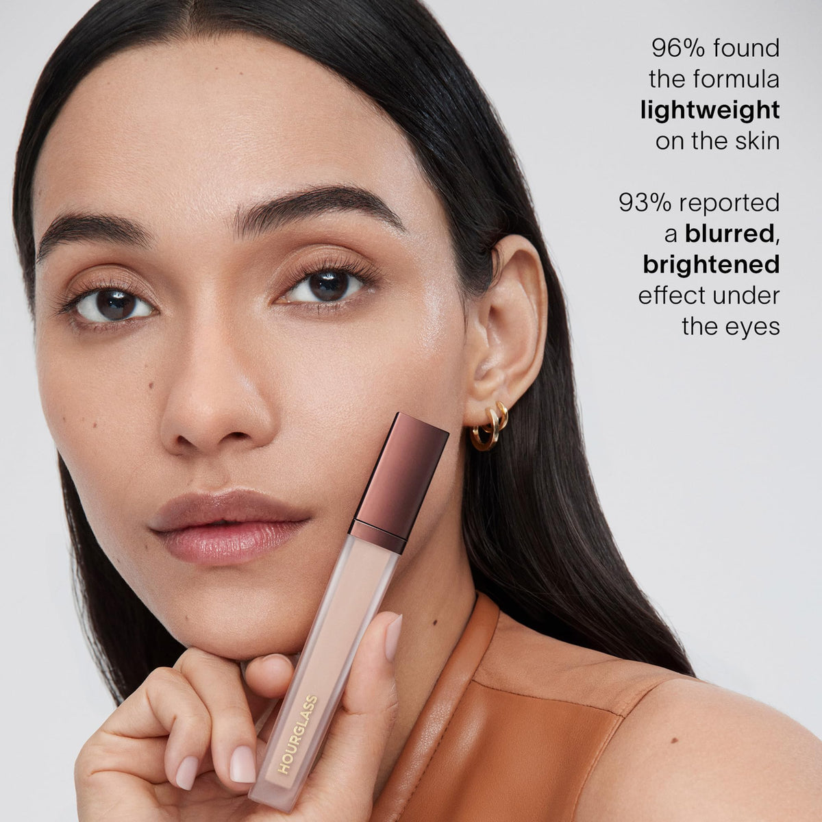Hourglass Vanish Airbrush Concealer waterproof formula endures sweat and humidity.