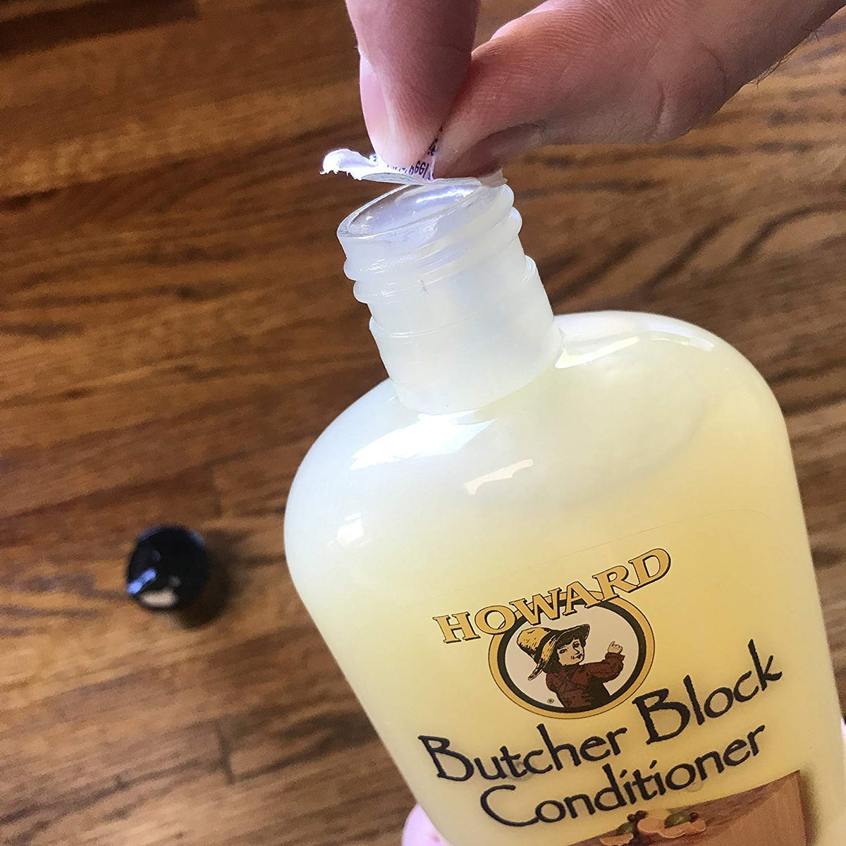 Howard BBC012 ingredients include mineral oil and wax for wood protection.