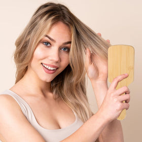 Hpmjz ergonomic wooden handle provides comfortable grip during brushing
