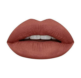 Huda Beauty Trendsetter wand enables precise lip lining and smooth glide.