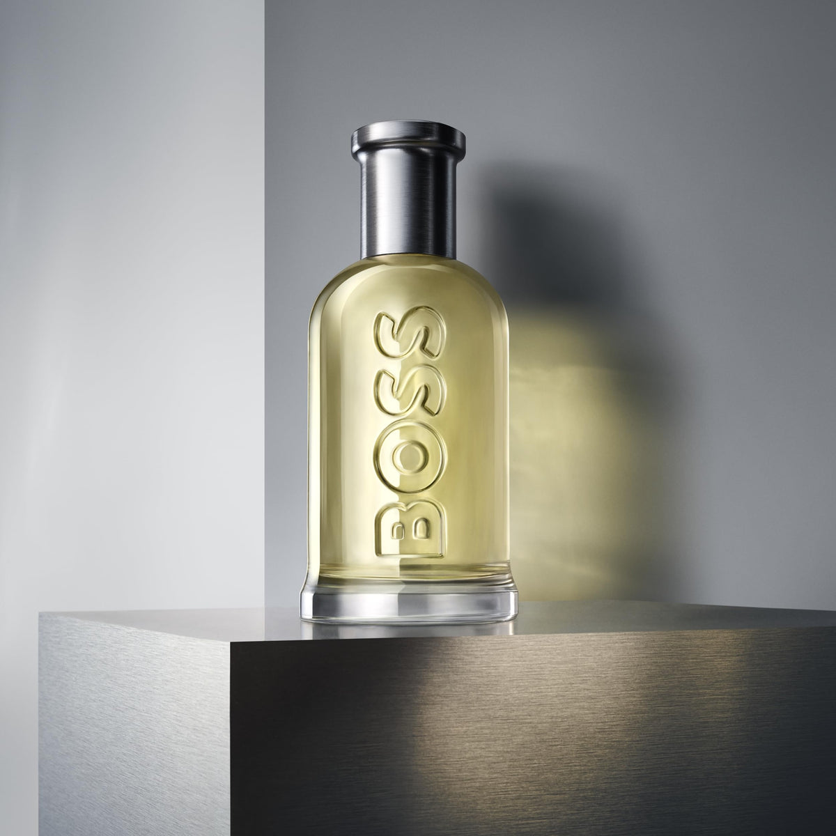 Hugo Boss Bottled EDT spray action demonstrating easy application.