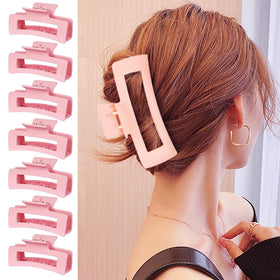 HXOGD shower-ready clip keeps hair tidy during washing routine.